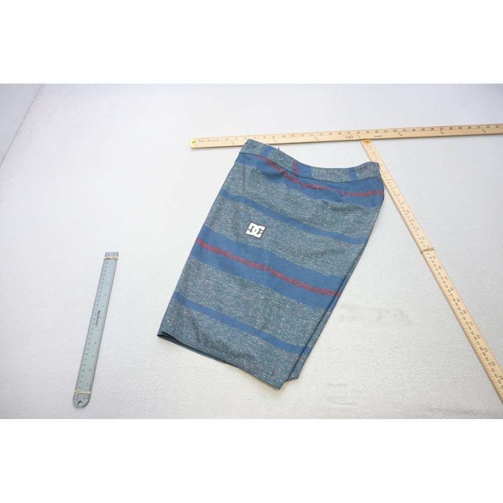 DC Shoes Board Shorts Mens 34 Blue Striped Athletic Surf Swim Trunks Excellent